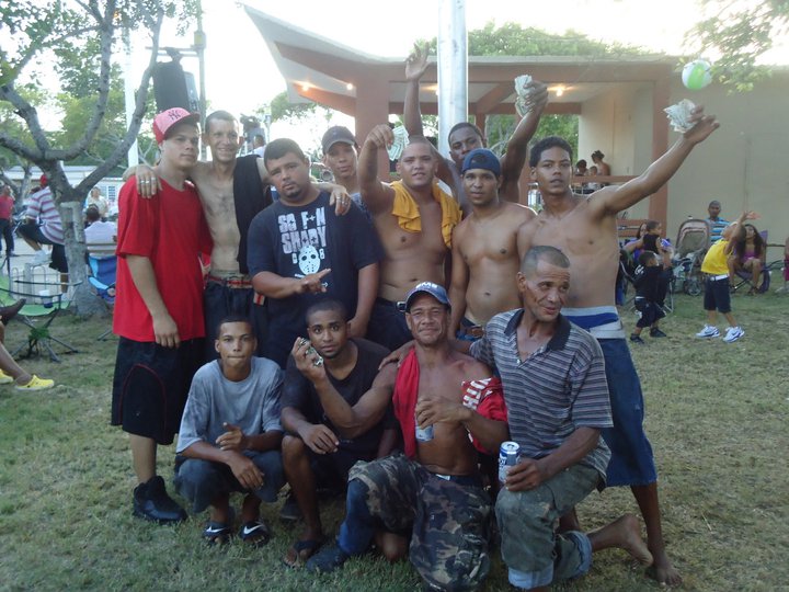 Comentando fotografías: el corillo del Palo Encebao de las Fiestas del Coquí, 2011